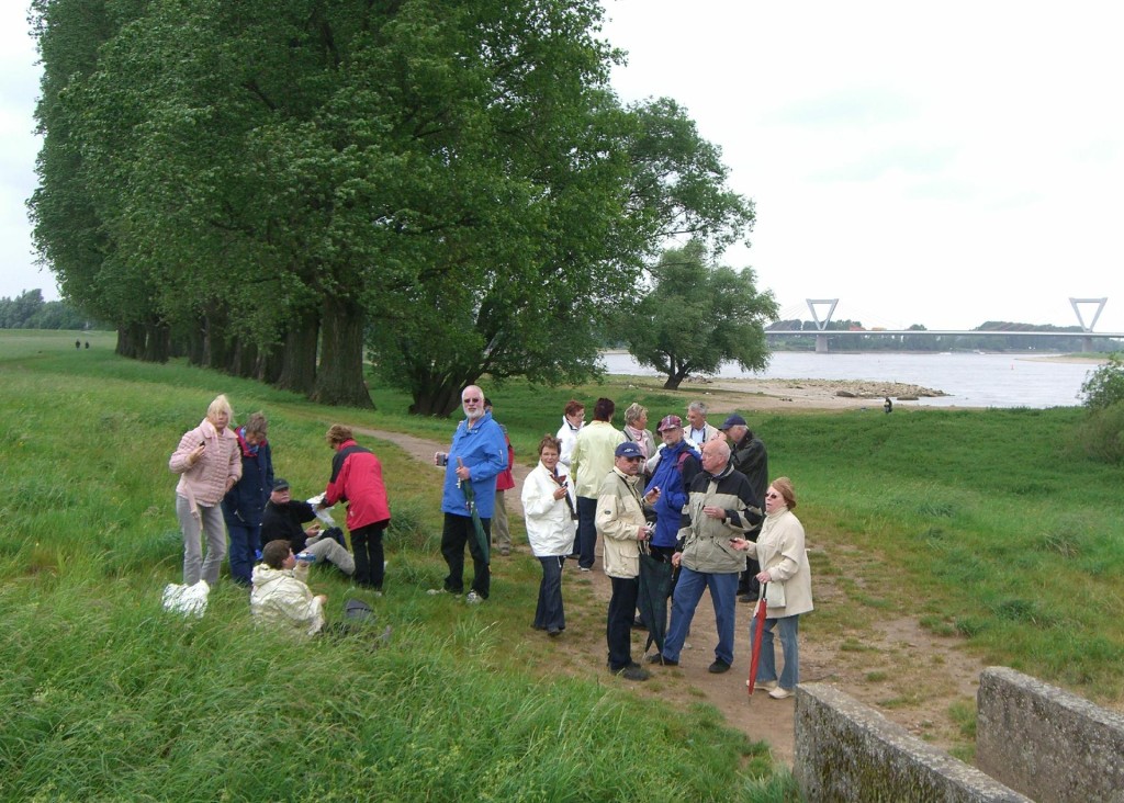 2007-Kaiserswerth-Bruecke.jpg
